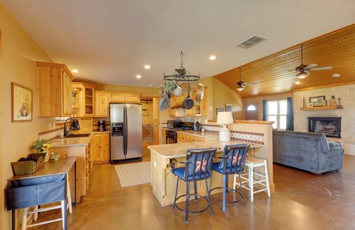 Baird House | Private Hot Tub & Pickleball Court: Baird Home!