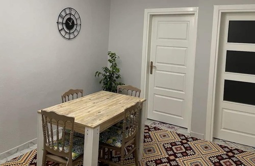 Yuregir House | Private House with Gated Parking and Garden