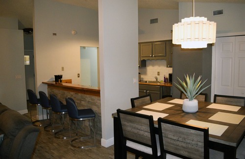 Mill Run House | Private House-With Pool/Sleeps 8/Near Disney/Universal/Airport