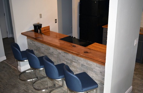 Mill Run House | Private House-With Pool/Sleeps 8/Near Disney/Universal/Airport