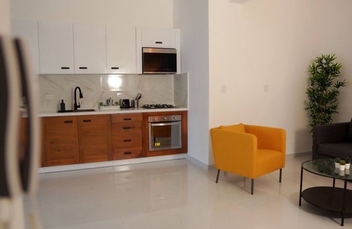 La Ceiba House | PRIVATE JACUZZI WITH TROPICAL PATIO 1C