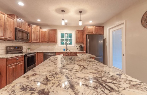 Caryville House | Private Lakefront Cabin within 4 Miles of I-75 and close access to ATV trails