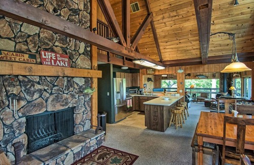 Lakehead House | Private luxury custom Lodge with the best view of Lake Shasta and Shasta Caverns