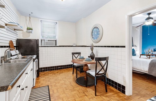 Virginia Highland Apartment | Private Midtown Hidden Gem- Steps from Piedmont Park + Free Parking