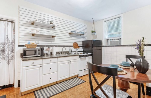 Virginia Highland Apartment | Private Midtown Hidden Gem- Steps from Piedmont Park + Free Parking