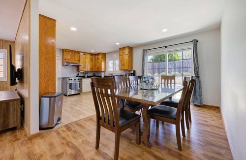 University City House | Private & Modern Home | Minutes to La Jolla