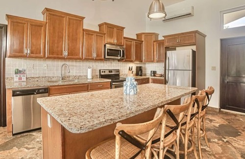 Isla Bastimentos House | Private Oceanfront 4 Bedroom Villa -Pool & on Beach