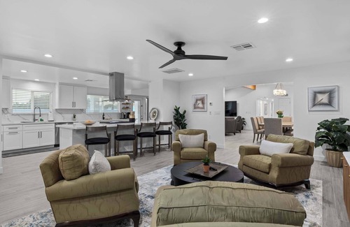 Central Scottsdale House | Private Pickleball, B-Ball, Putt, Pool, Spa, Grill