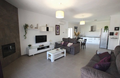 Conil de la Frontera House | Private Pool, ideal family holidays, beautiful garden, WiFi internet and aircondition- Casa Ivan -