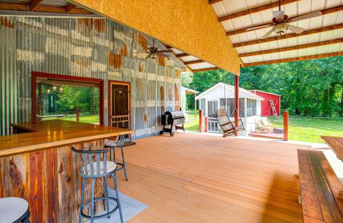 Orangeburg County House | Private Pond and Large Yard Unique Cabin in Norway!