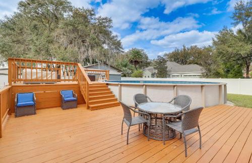 Wildwood House | Private Pool and Lake Views Family Home in Oxford