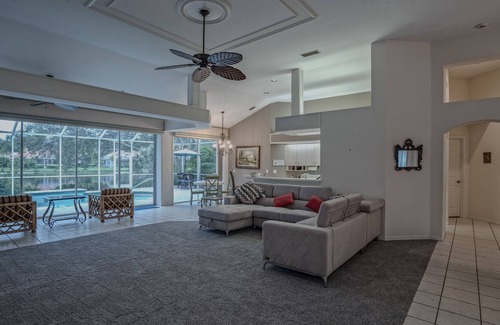 Bee Ridge House | Private Pool, beautiful 4 bedroom/ 2 bathroom house with lake view!