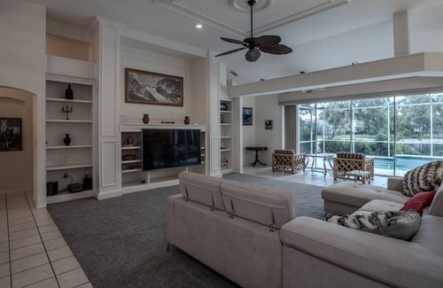 Bee Ridge House | Private Pool, beautiful 4 bedroom/ 2 bathroom house with lake view!