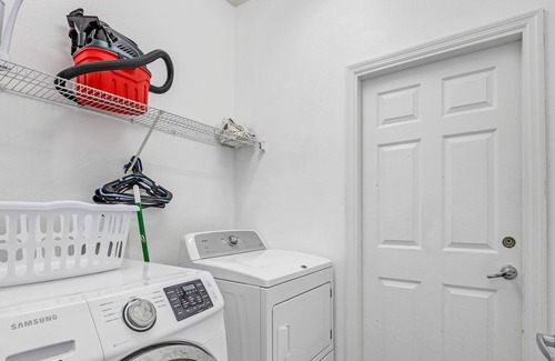 Calabay Parc Villa | PRIVATE POOL~Close to all things Florida!~COMFORT!~7 beds!