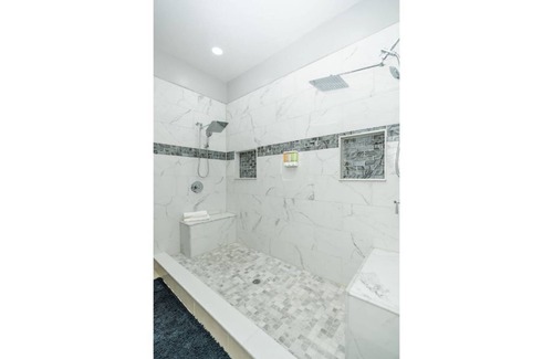 Wellington House | Private Pool + Game Room near Disney! Free parking