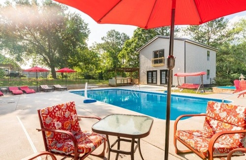 Jonesboro House | Private Pool House and Pool Outdoor Oasis