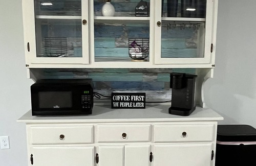 Floyd Dale House | Private Pool house in Mullins