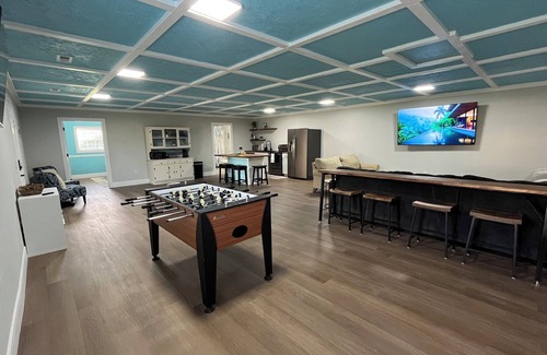 Floyd Dale House | Private Pool house in Mullins