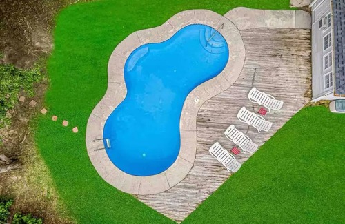 Surfside Beach House | Private pool lakefront estate in fantastic Myrtle Beach