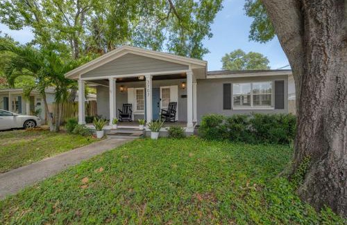 Virginia Park House | Private Pool with Main and Guest House and Sauna