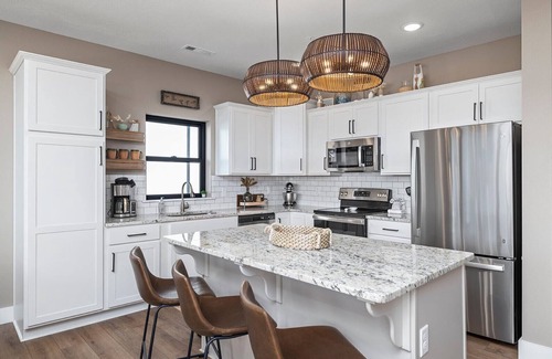 Branson House | Private Putting Green,Lakeview,Hot Tub,Pools,pool table,Pickelball, Pet Friendly