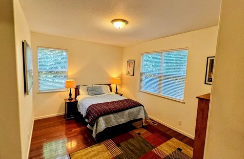 Fairview House | Private, Quiet, and Cozy /laundry inside