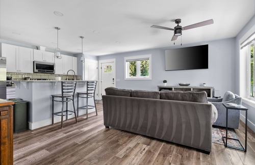 Charleston Apartment | Private & Quiet Retreat Near Folly Beach