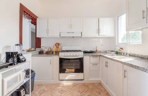 Nagua Apartment | Private Residence ‘Nueva Nagua’ - King Bed with AC, WiFi & Hot Water