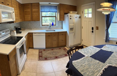 Madison House | Private Retreat near Lake Mendota, Patio, Steam Shower.