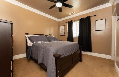 Tulare House | Private room-Ideal for working professionals-