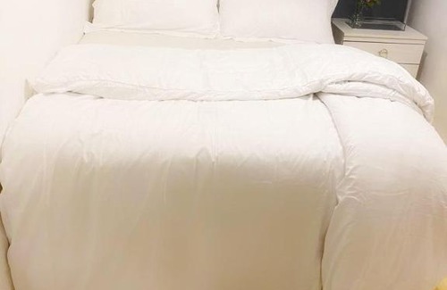 Swindon House | Private room in home