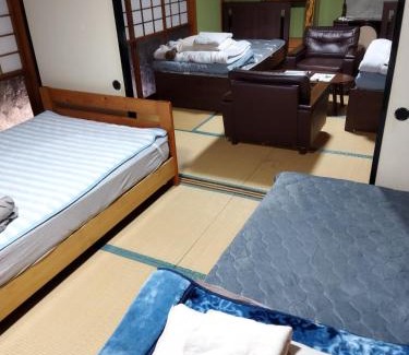 Isinomaki House | Private Room in Japanese Vintage House 民家の一室 Smoke Free, Free Parking Good to Travel for Tashiro Cats Island no1