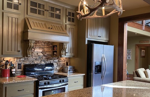 Wedowee House | Private, Secluded Custom Built Lakehouse On Beautiful Lake Wedowee