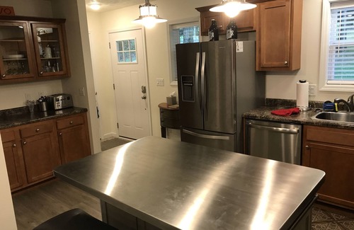 Wolf Creek Cabin | Private Setting In Easy To Get To Cabin Near The Hub Of The Universe