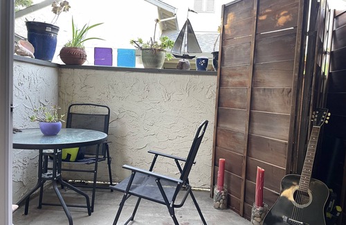 Davis Apartment | Private spacious 2-bedroom apartment - pets welcomed