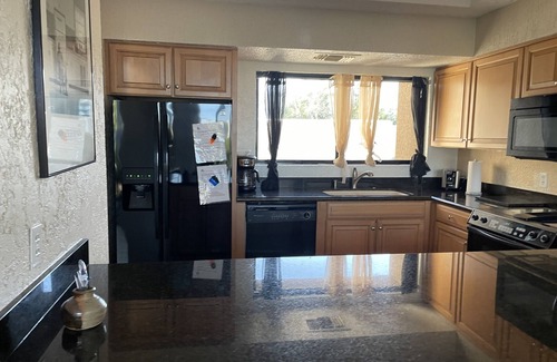 Palm Desert Villa | Private & Spacious Villa downtown Palm Desert at Shadow Mountain Resort and Club