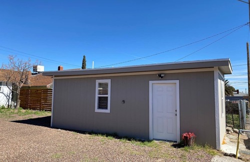 El Paso Apartment | ⭐️Private stand-alone studio Central⭐️