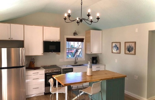 Old Southeast Cottage | Private Studio Just two block to Lassing park waterfront