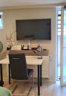 Beersel Apartment | Private studio near train station & Sonian Forest