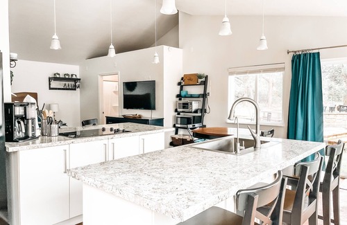 Brushy Creek Cottage | Private Studio | Pool + Spa + Tranquil Escape