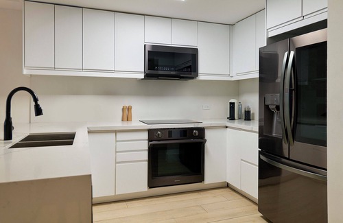 South Beach House | Private Studio Residence at Roney Palace