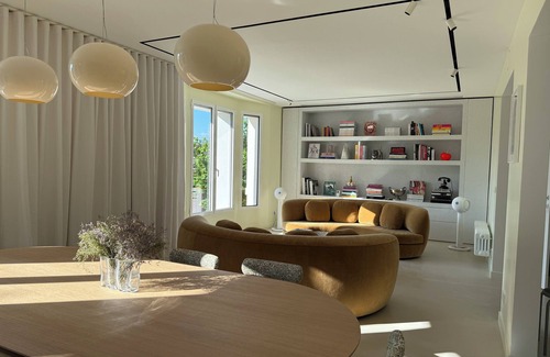Le Pecq Bed & Breakfast | Private Suite - Luxury Guest House Saint Germain En Laye