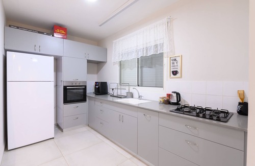 Shadmot Dvora House | Private sweeming pool surrounded by nature .3 bedroom suite 20m to the kineret