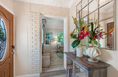 Clearwater Apartment | Private Villa with Courtyard