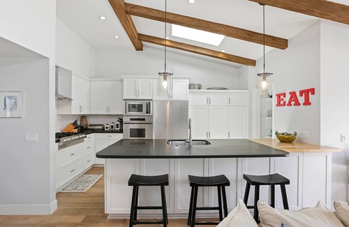 Corona del Mar House | Private Wading Pool Home with Patio