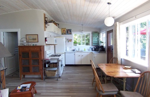 Powell River Cottage | Private waterfront cottage on Malaspina Strait
