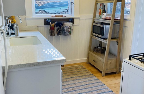 Coronado Cottage | Private yard💕