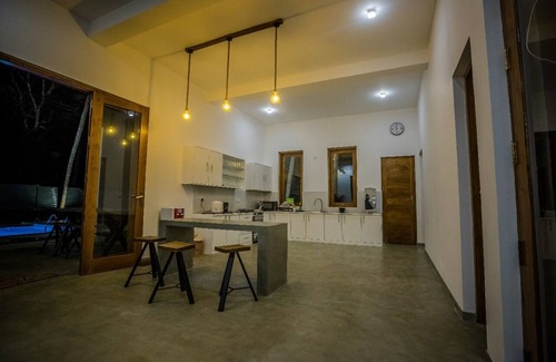 Baddegama Villa | privet Entire Villa Bhagi