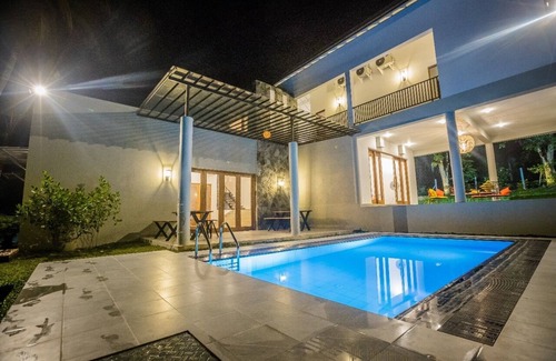 Baddegama Villa | privet Entire Villa Bhagi