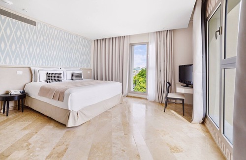 Centro - Supmza 001 Resort | Privilege Aluxes Isla Mujeres Adults Only